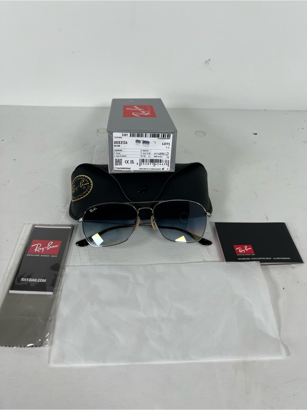 Ray-Ban RB3136 G15/58MM Men's Silver Frame Grey Gradient Caravan Sunglasses